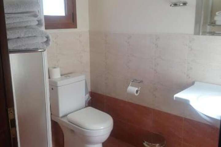 Room 7 of 18