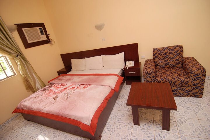 Room 15 of 40