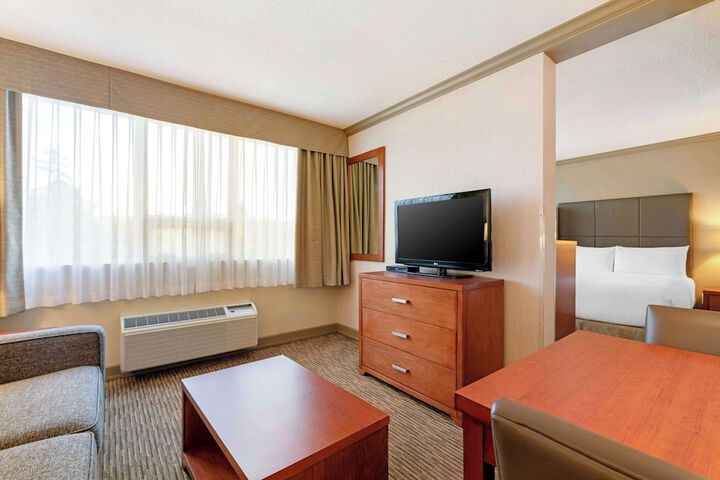 Room 13 of 36