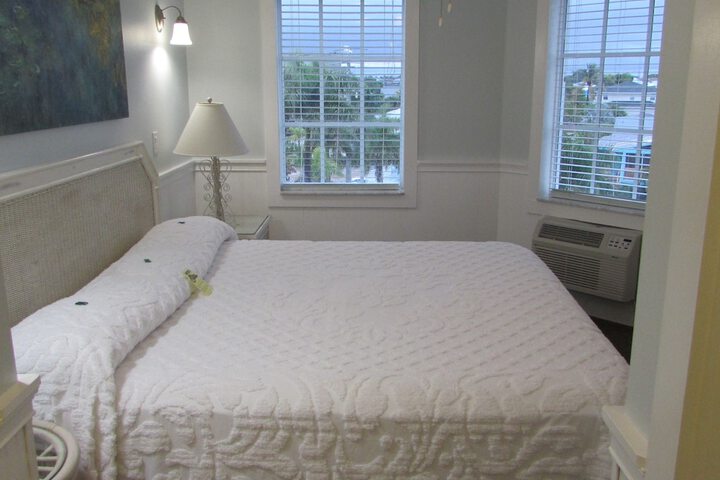 Room 32 of 229