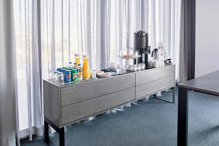 Lounge 46 of 65