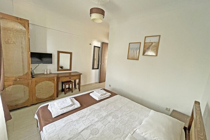 Room 6 of 43