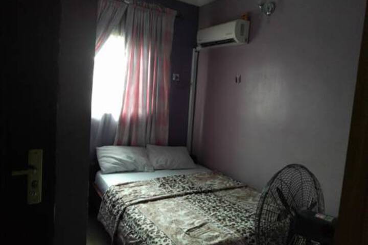 Room 6 of 14