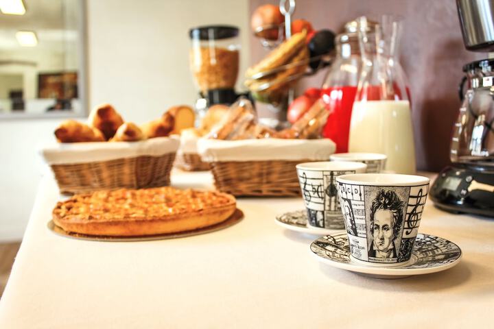 Breakfast/Coffee Service 38 of 48