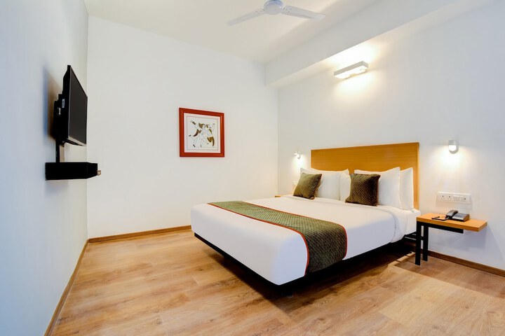 Room 8 of 44