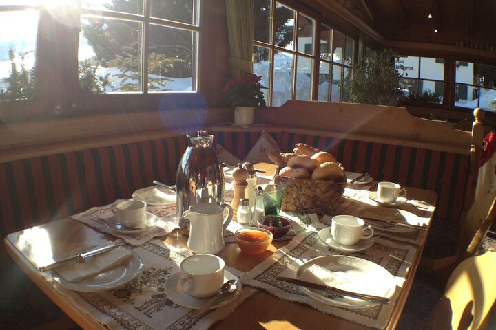 Breakfast/Coffee Service 25 of 50