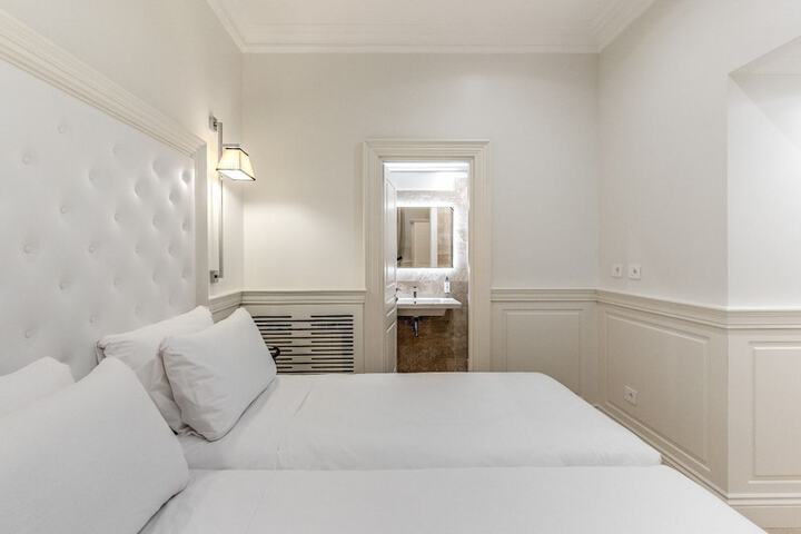 Room 29 of 40
