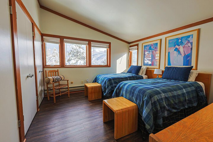Room 7 of 52