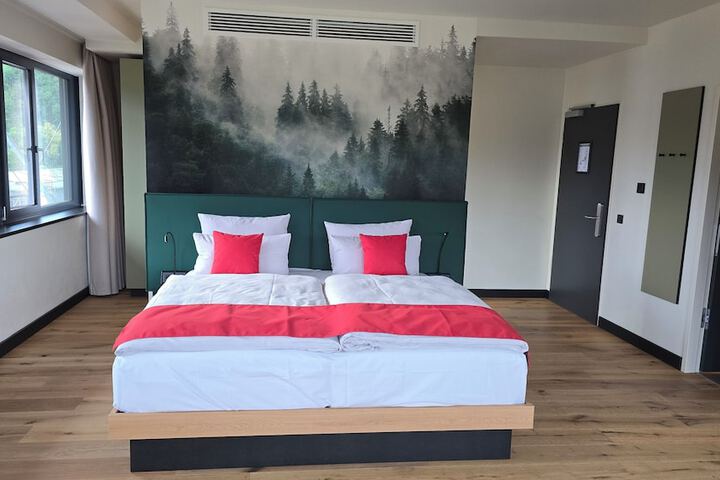 Room 9 of 46
