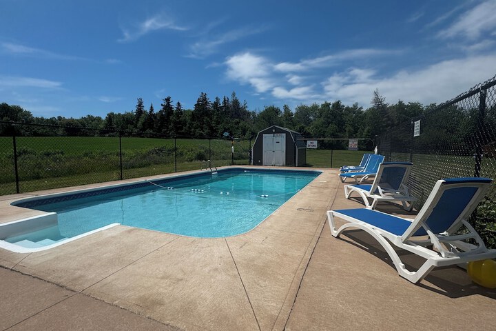Pool Hotel