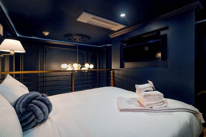 Room 21 of 82