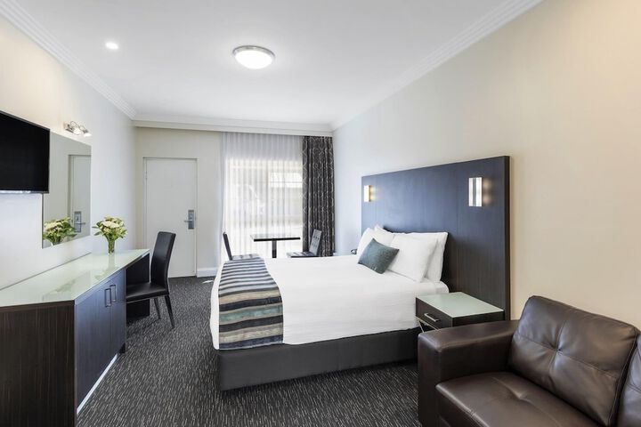 Room 8 of 38