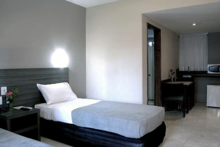 Room 16 of 28