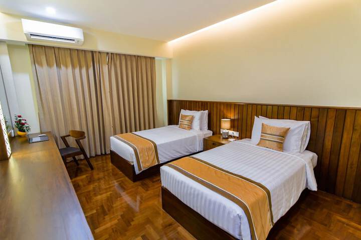 Room 3 of 33