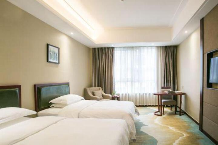 Biancheng Holiday Hotel