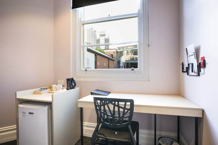 Room 18 of 61
