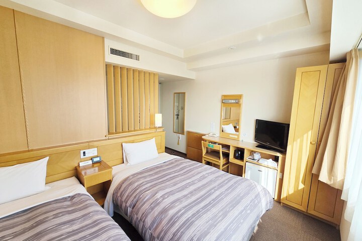 Room 6 of 31