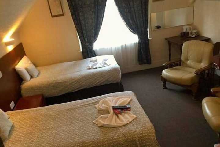 Room 12 of 130