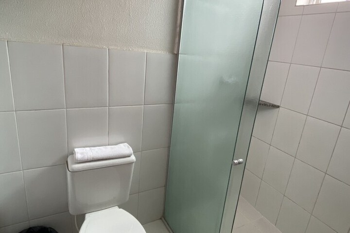 Room 17 of 27
