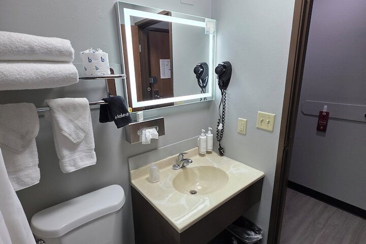 Room 18 of 25