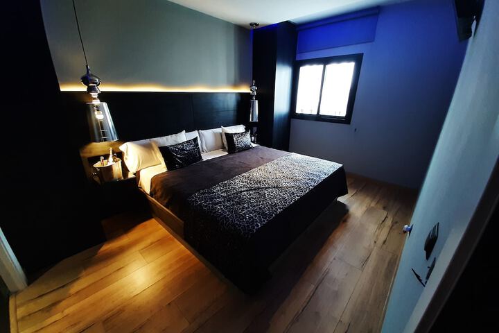 Room 3 of 68