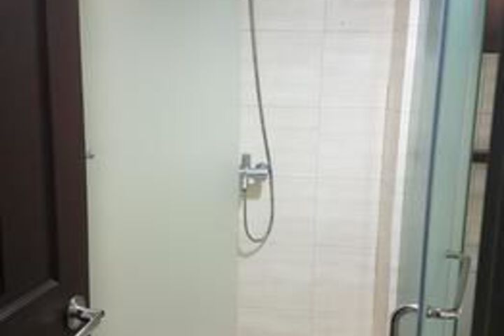 Room 15 of 127