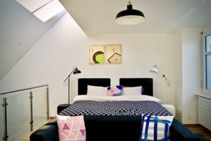 Room 34 of 100