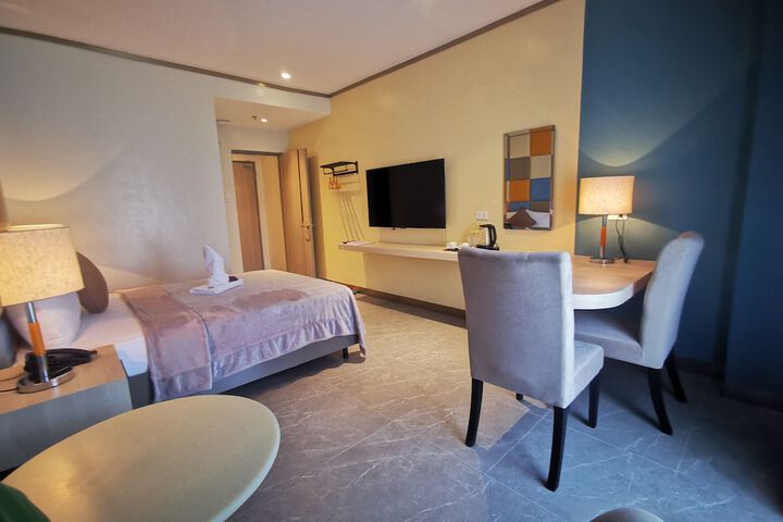 Room 10 of 21