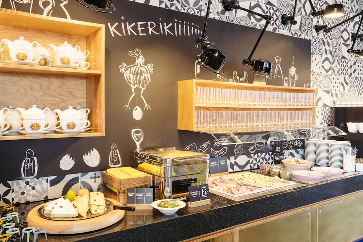 Breakfast buffet
