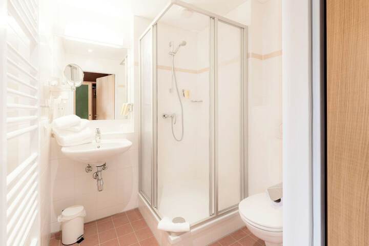 Room 15 of 41
