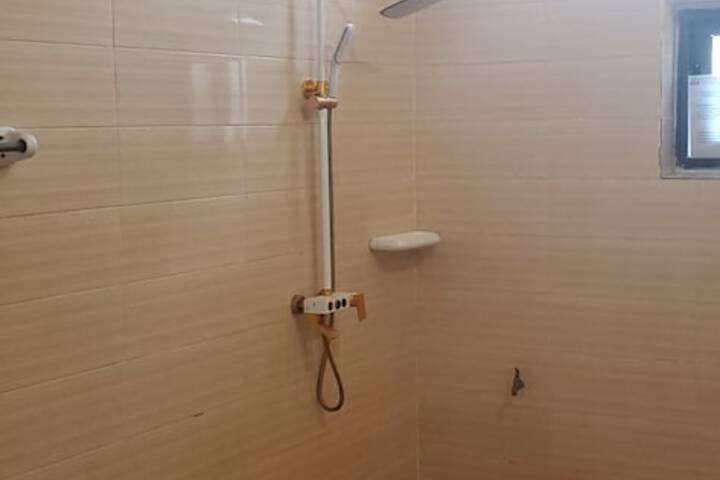 Room 3 of 18