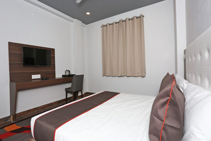 Room 3 of 28