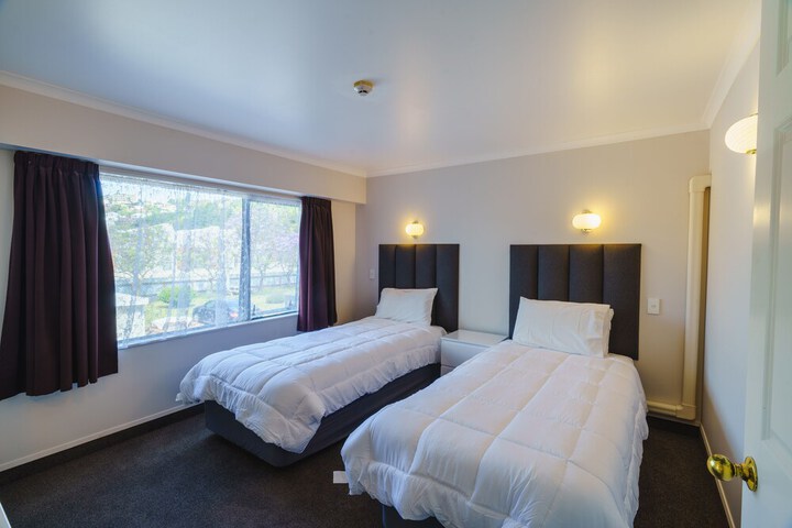 Room 9 of 63