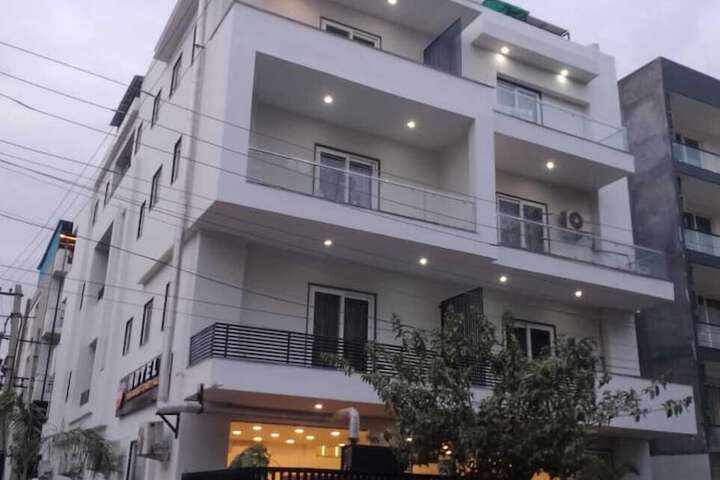 Hotel 42 of 43