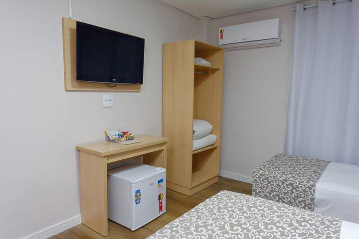 Room 13 of 65