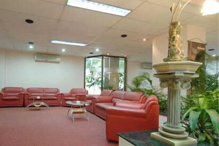 Entrance & Lobby