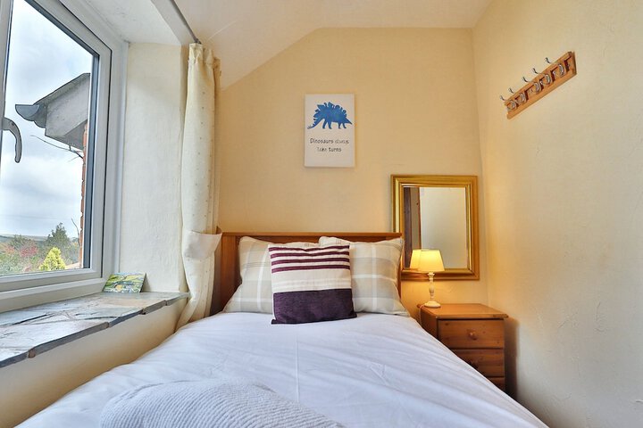 Room 35 of 65