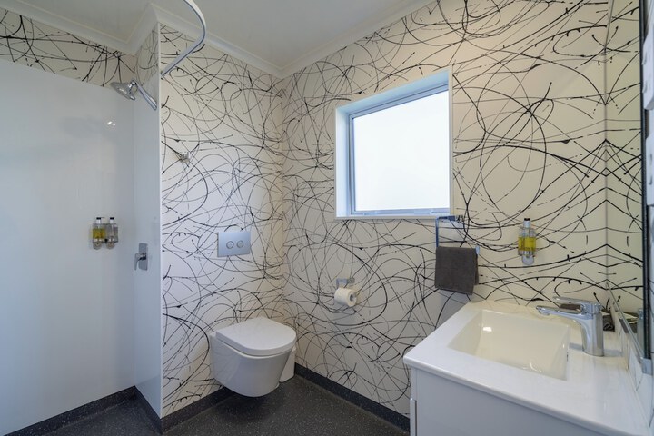 Room 28 of 46