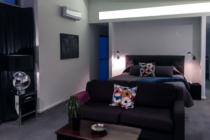Room 3 of 38