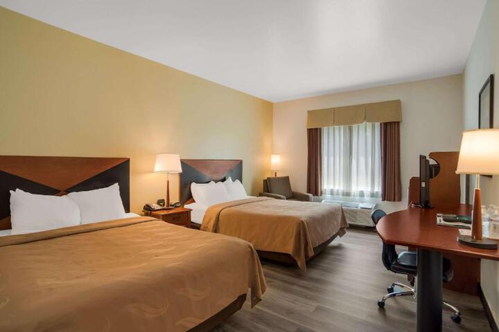 2 Queen Beds (4 of 16)