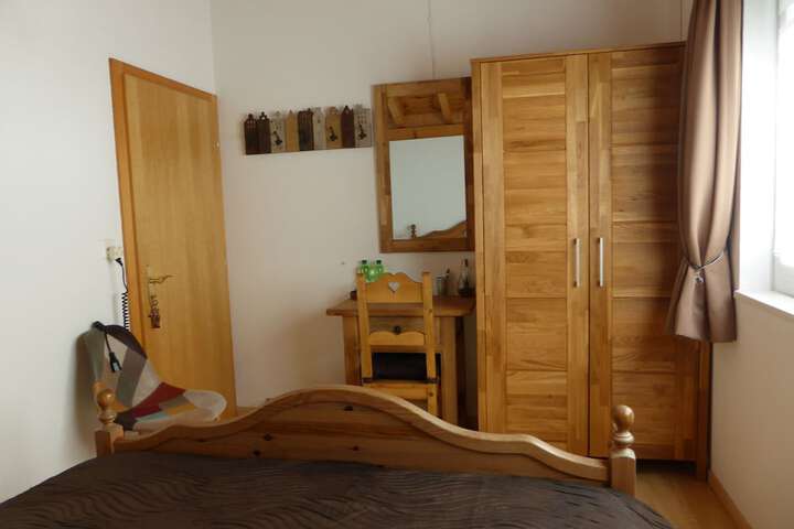 Room 3 of 38