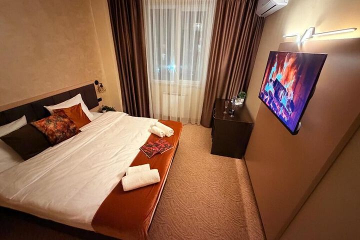 Room 12 of 24