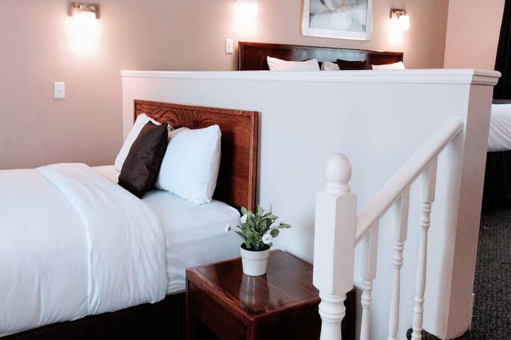Room 2 of 24