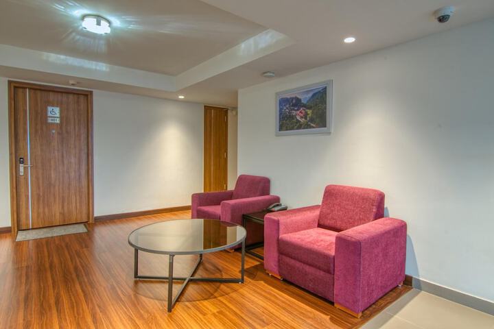 Room 16 of 28