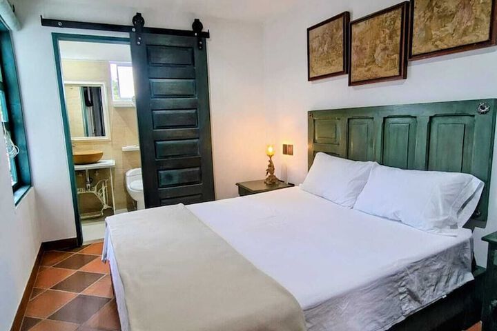 Room 14 of 42