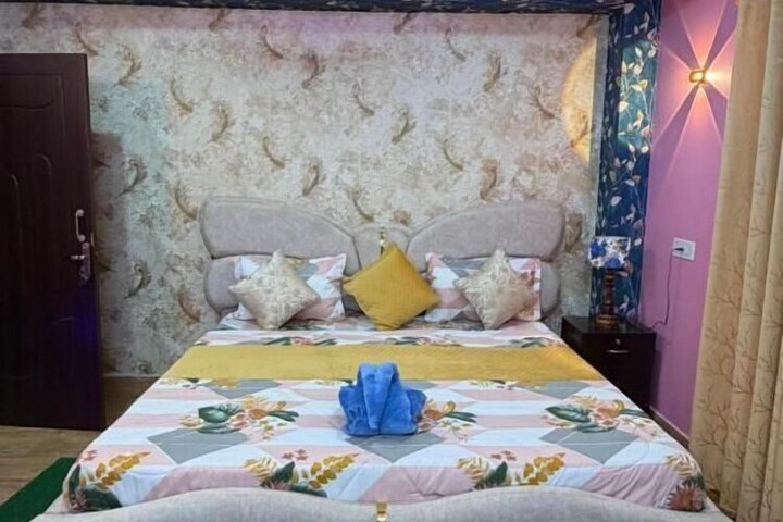 Room 7 of 25
