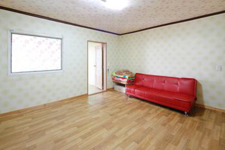 Room 40 of 89
