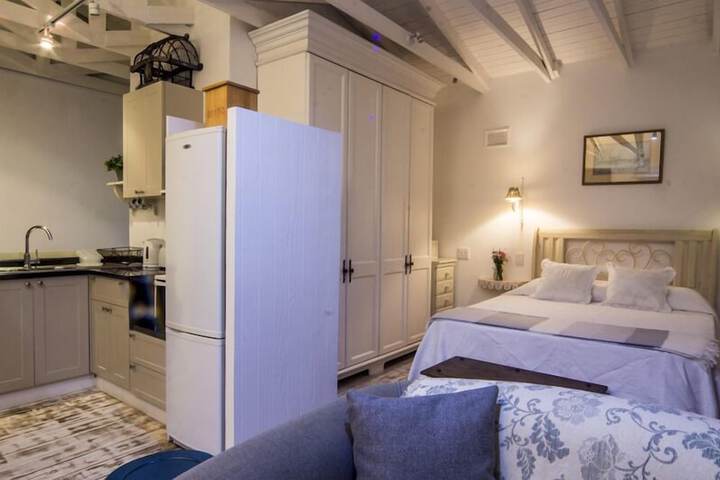 Room 4 of 36
