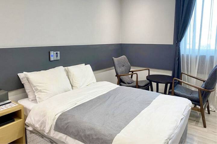 Room 55 of 184