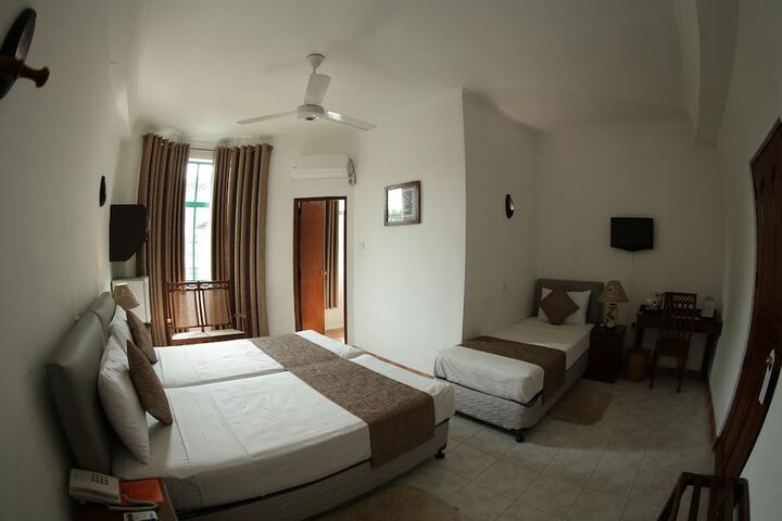 Room 4 of 14